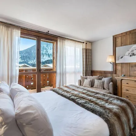 Superbe Avec 5 Chambres, Jacuzzi Et Services De Luxe, A 300m Des Pistes A Village - Fr-1-562-21 Куршевель