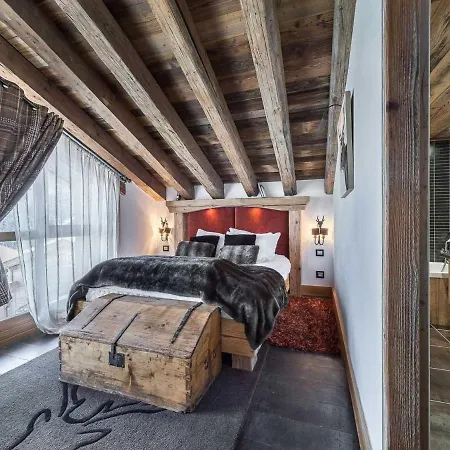 Superbe Avec 5 Chambres, Jacuzzi Et Services De Luxe, A 300m Des Pistes A Village - Fr-1-562-21 Шале *