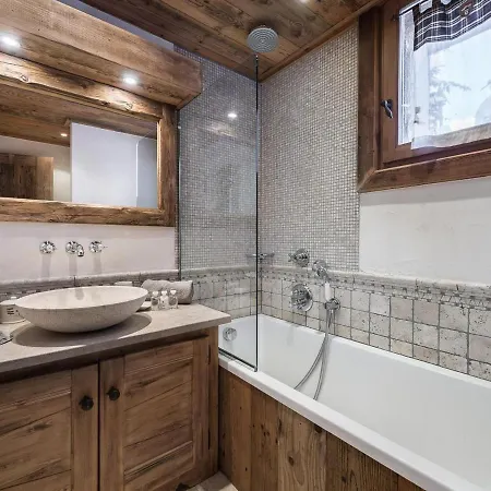 Superbe Avec 5 Chambres, Jacuzzi Et Services De Luxe, A 300m Des Pistes A Village - Fr-1-562-21