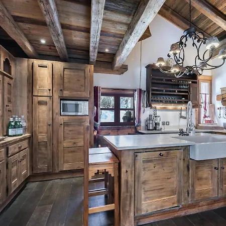 Superbe Avec 5 Chambres, Jacuzzi Et Services De Luxe, A 300m Des Pistes A Village - Fr-1-562-21